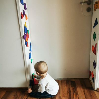 Spielen mit Magnet Bausteinen Spielen mit Magnet Bausteinen